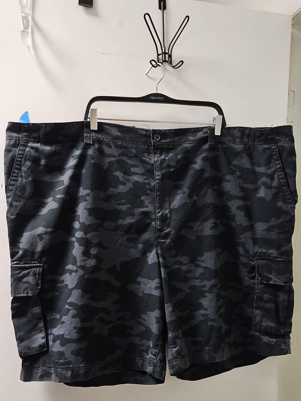 True Nation Men's Black Gray Camo Cargo Shorts